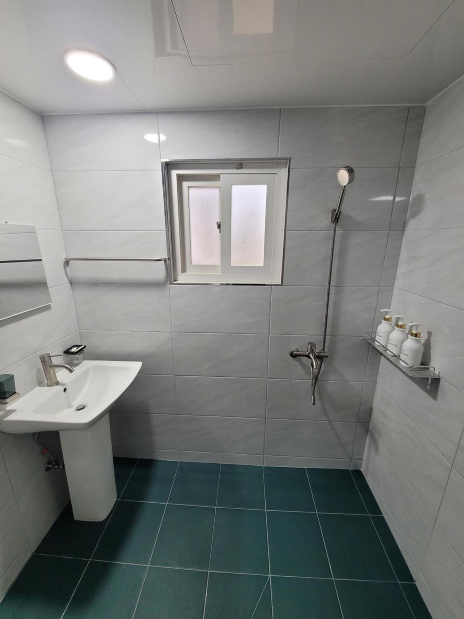 Arting Pension Согвипхо Экстерьер фото